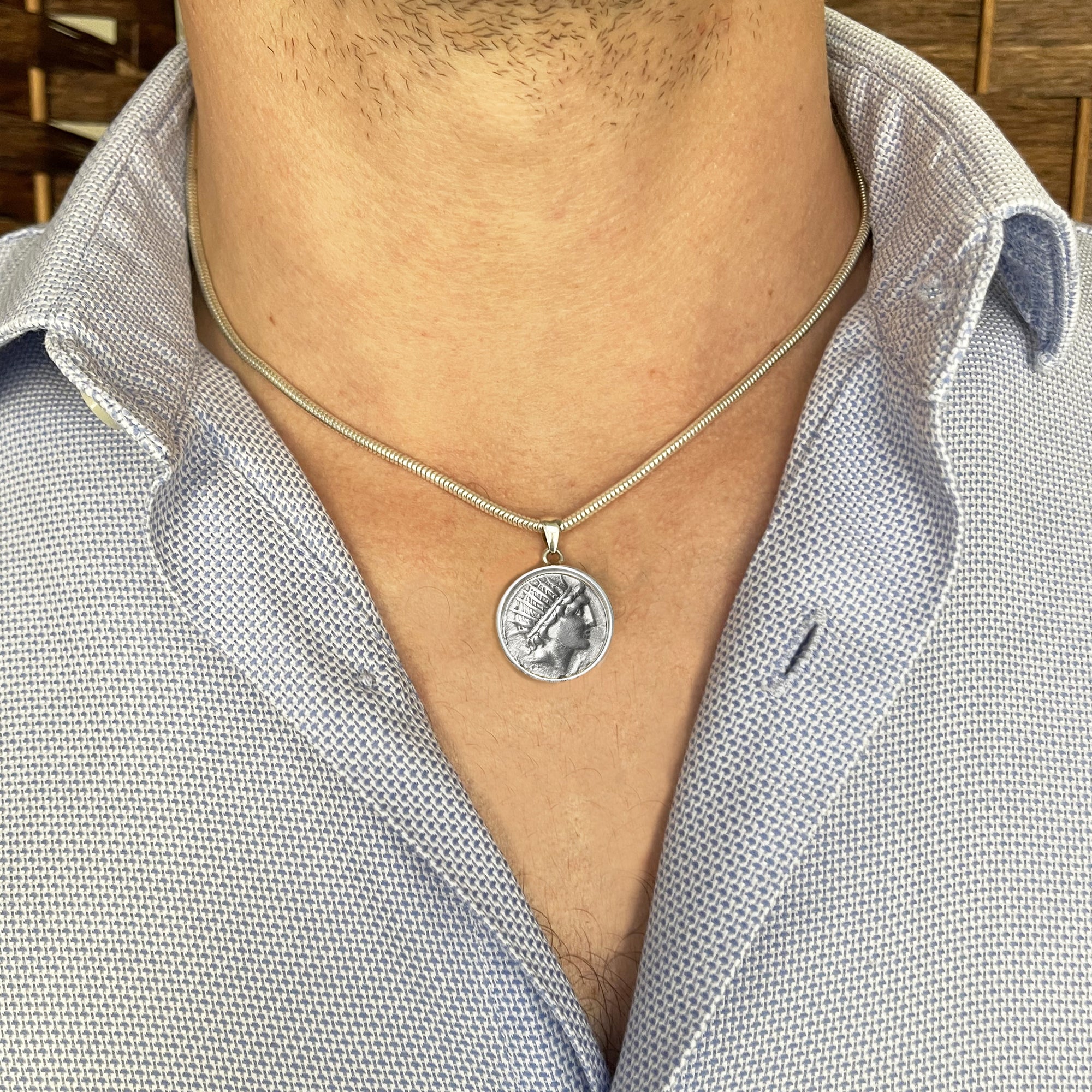 Genuine Roman coin 109 BC silver pendant depicting the god Sun, Helios2