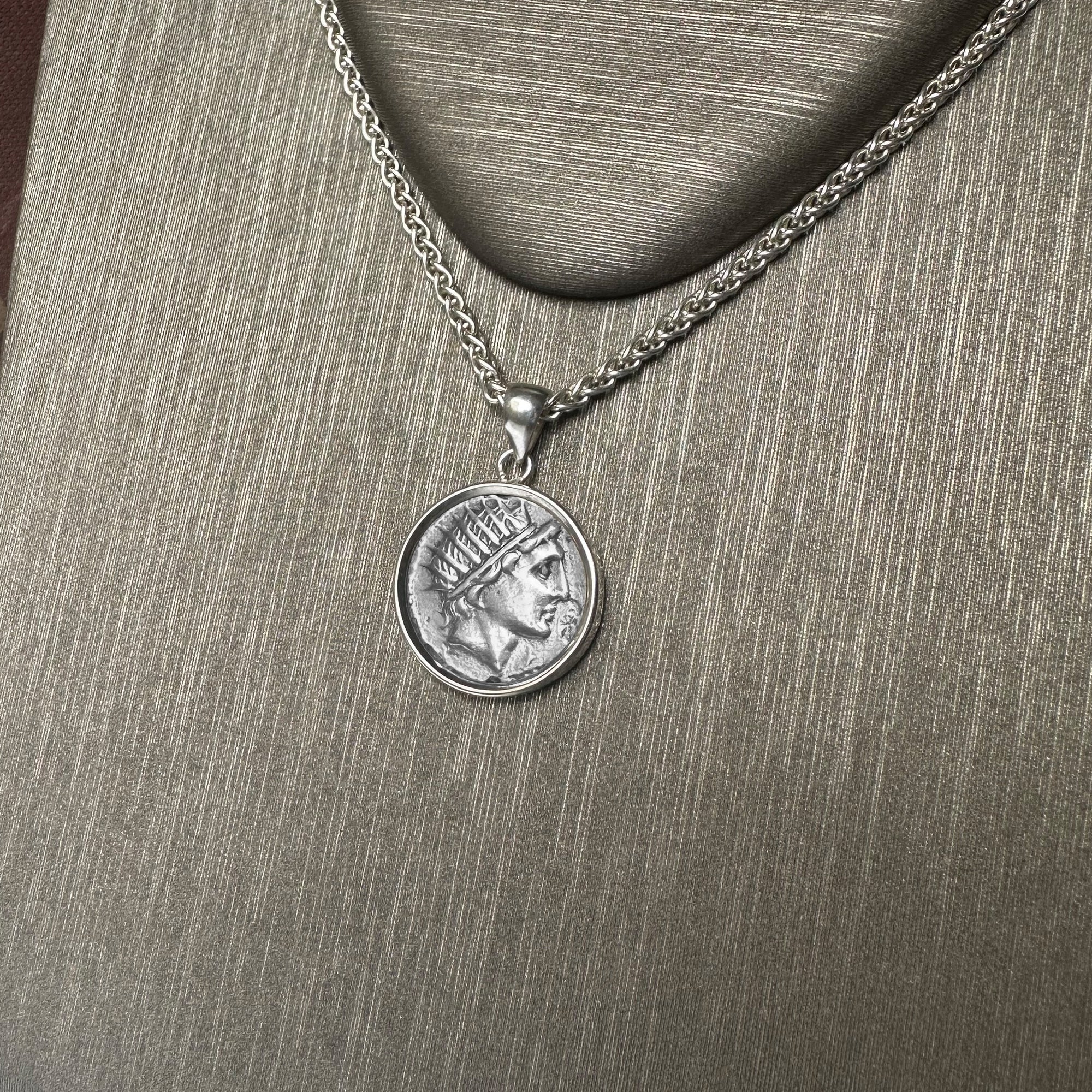 Genuine Roman coin 109 BC silver pendant depicting the god Sun, Helios3